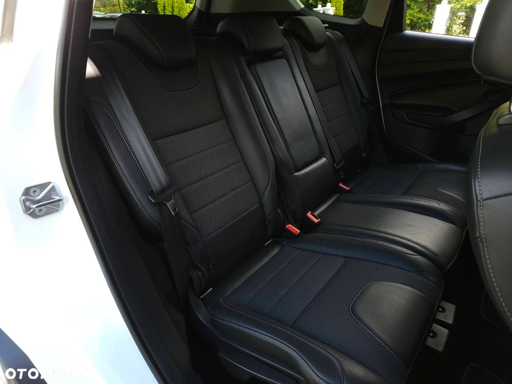 Ford Kuga 2.0 TDCi 4WD Titanium Plus - 35