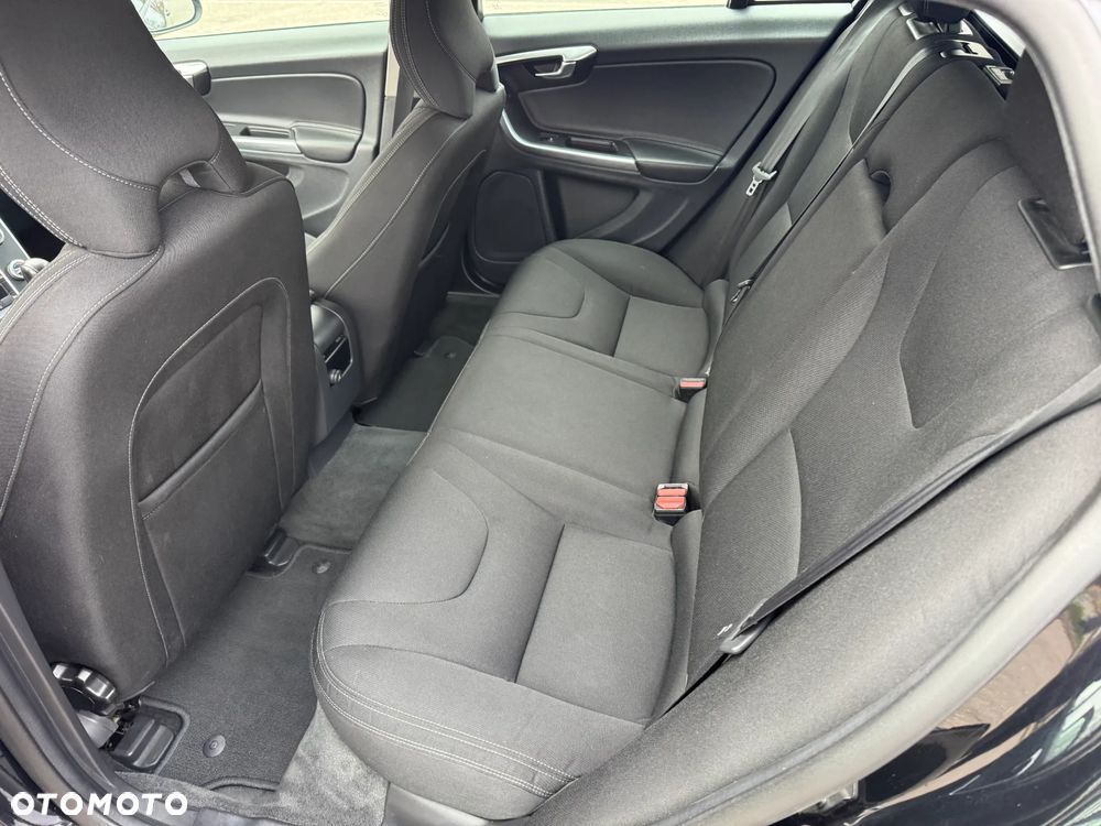 Volvo V60 D2 Kinetic - 14