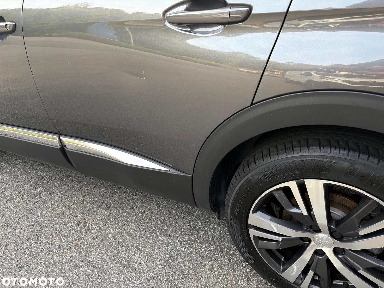 Peugeot 3008 1.2 PureTech Allure S&S - 5