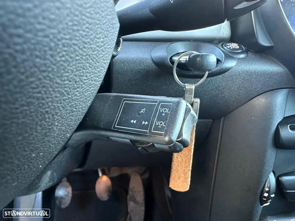 MINI 3 Portas One D - 11