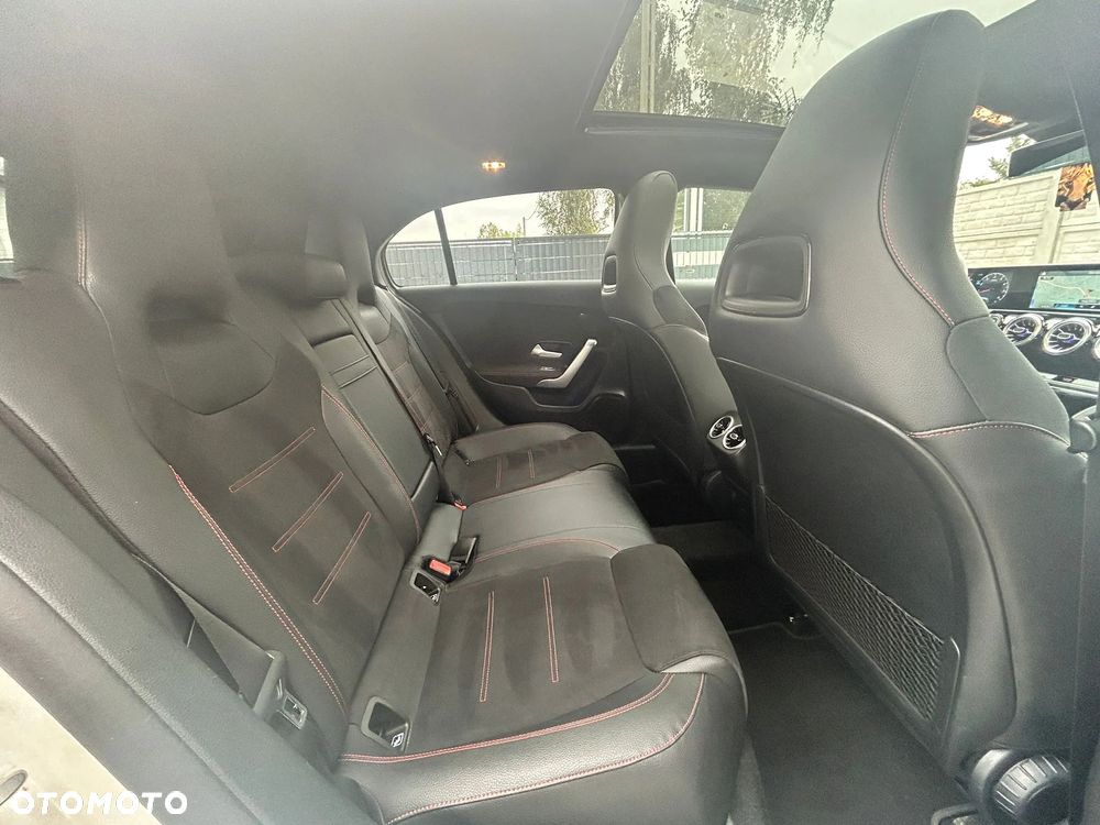 Mercedes-Benz Klasa A 200 4-Matic AMG Line 8G-DCT - 18