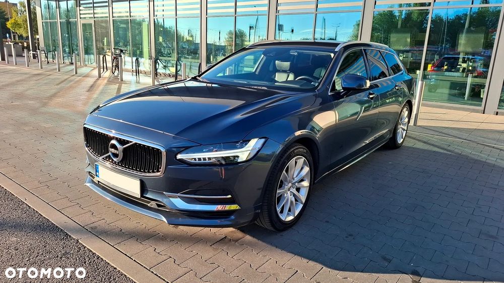 Volvo V90 D3 Momentum - 2
