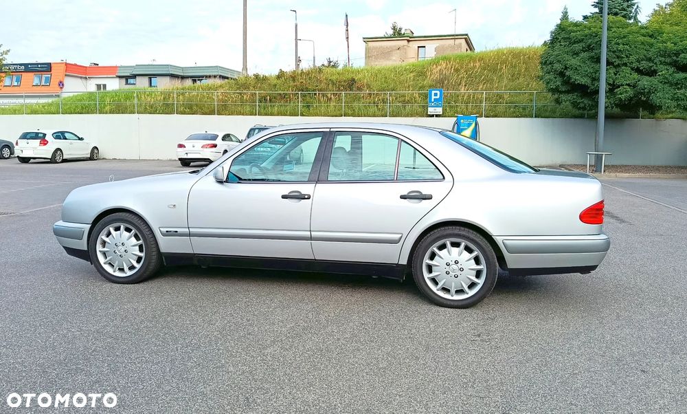 Mercedes-Benz Klasa E - 4