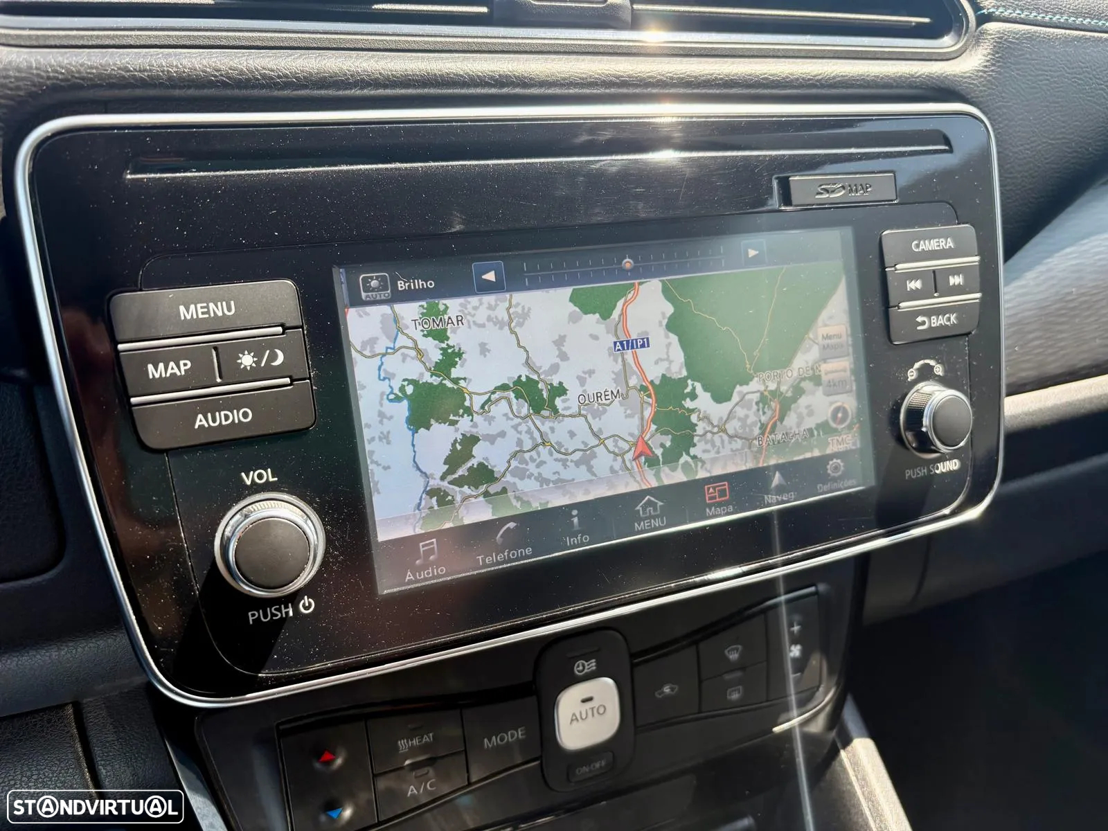 Nissan Leaf Tekna ProPilot Park - 10