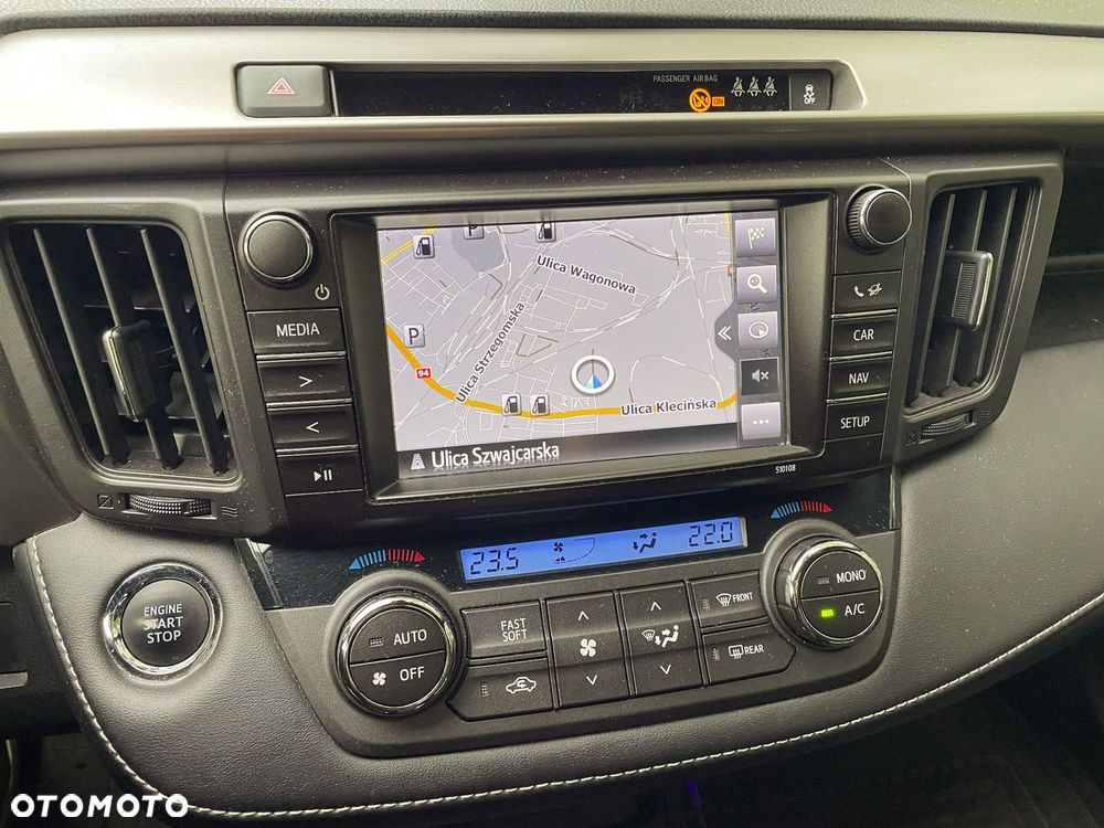 Toyota RAV4 2.0 D-4D Premium 4x2 - 18