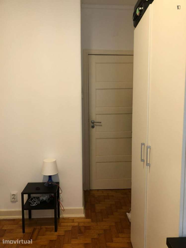Quarto - localizado em Baixa Coimbra - Grande imagem: 4/9