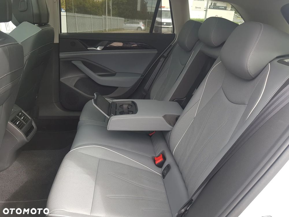 Volkswagen Passat - 22