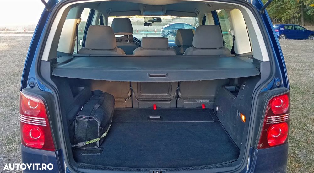 Volkswagen Touran - 7