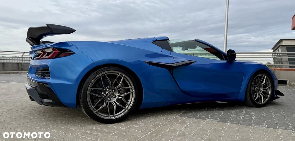 Chevrolet Corvette - 10