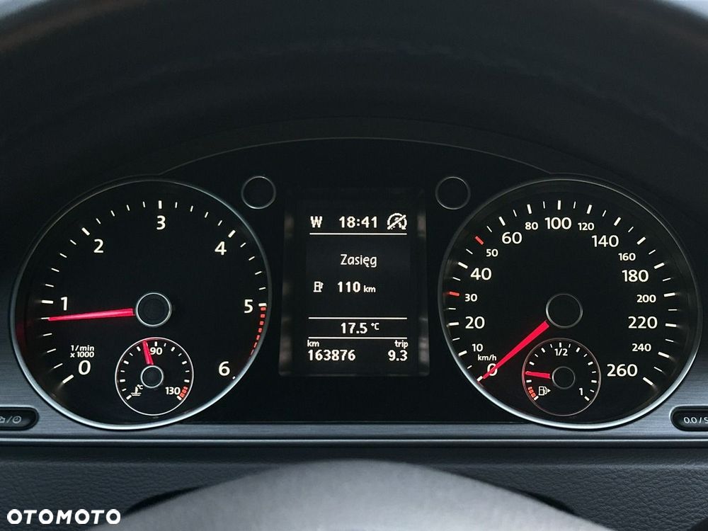 Volkswagen Passat - 17
