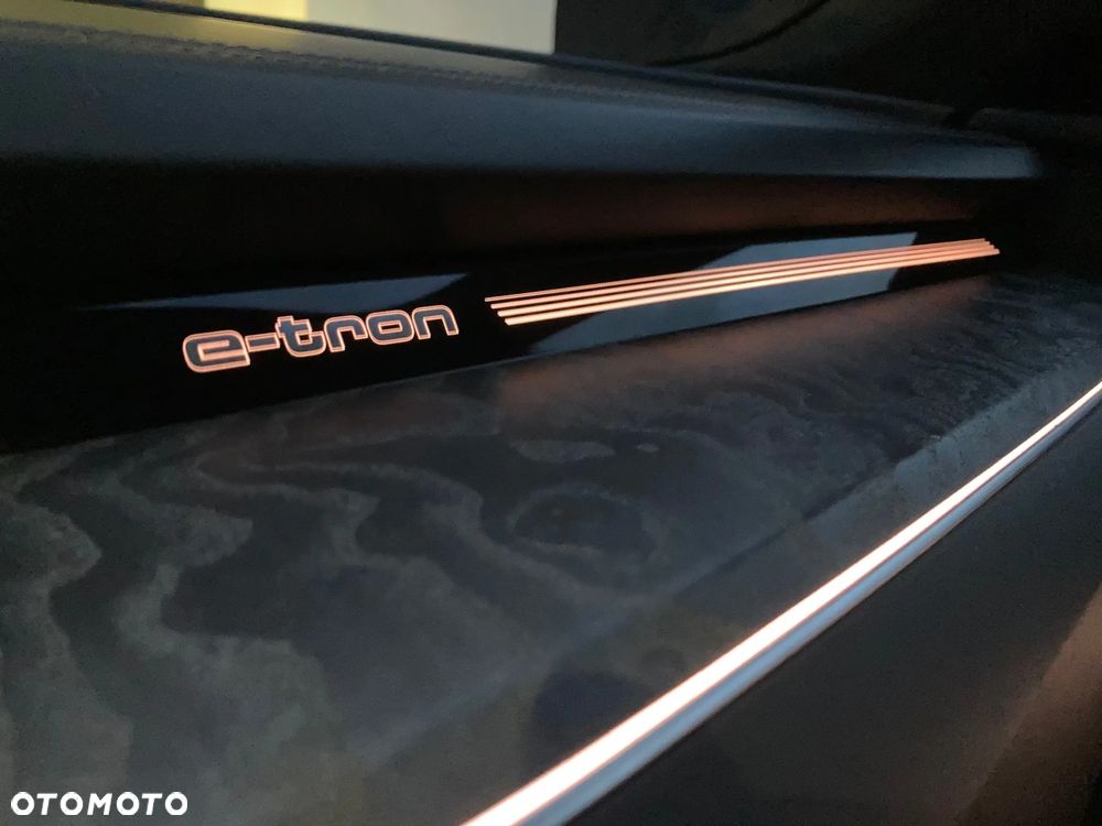 Audi e-tron Sportback 55 Quattro S Line - 27