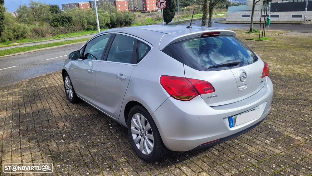 Opel Astra 1.7 CDTI Cosmo - 1