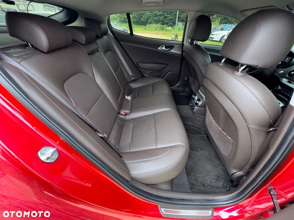 Kia Stinger - 32