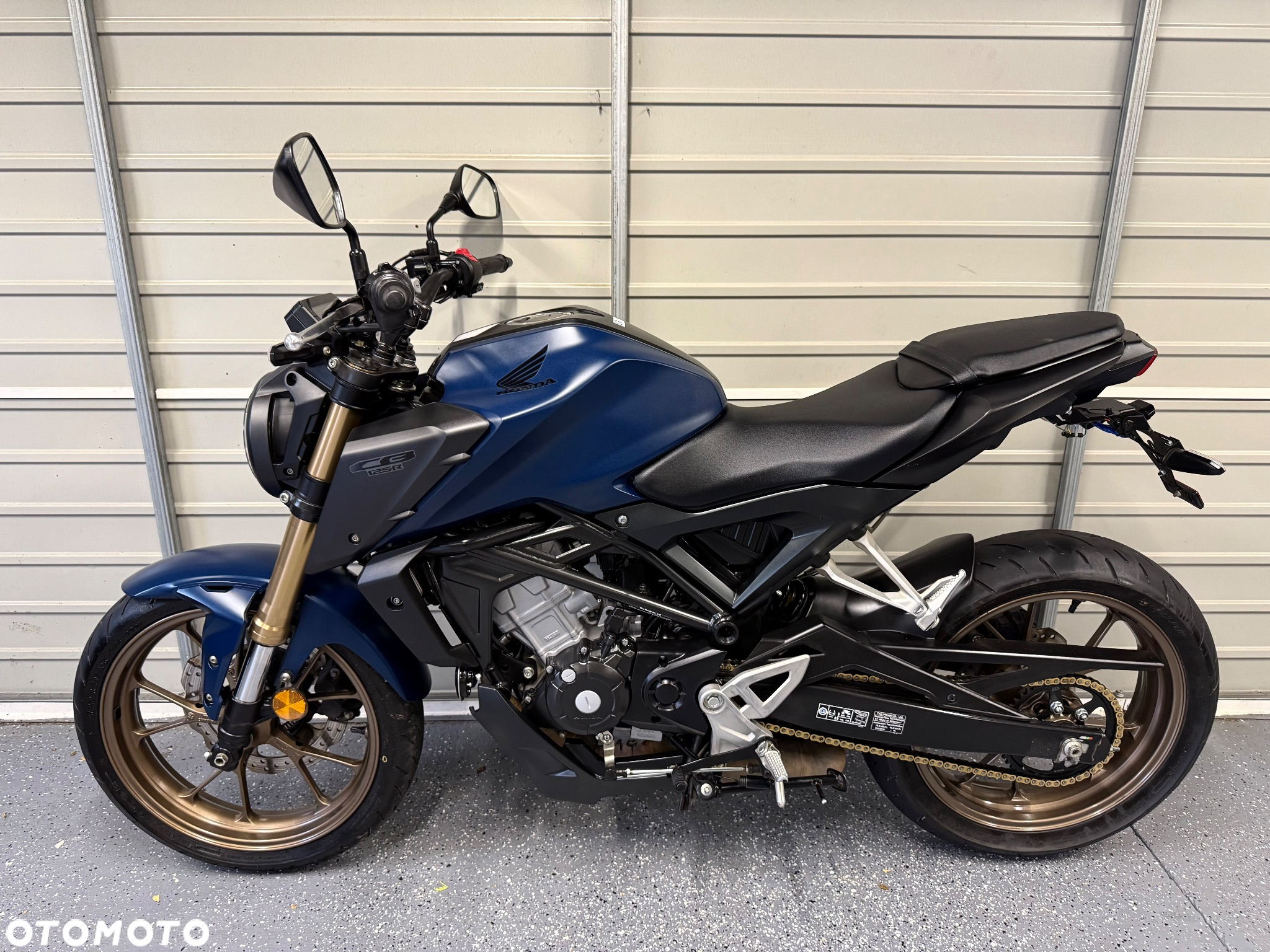 Honda CB - 8