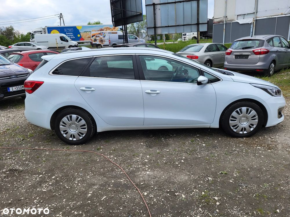 Kia Ceed 1.6 GDI L Business Line DCT - 4