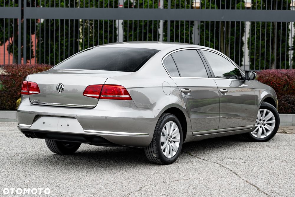 Volkswagen Passat 2.0 Blue TDI SCR Highline - 13