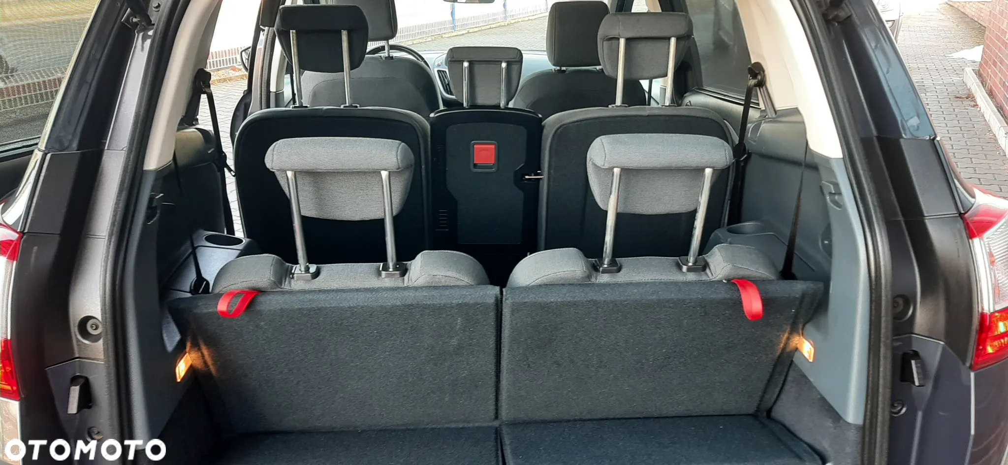 Ford Grand C-MAX - 18