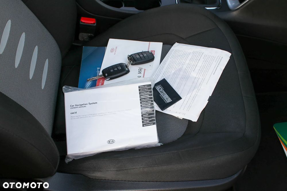 Kia Ceed 1.6 CRDi 128 ISG SW Vision - 39