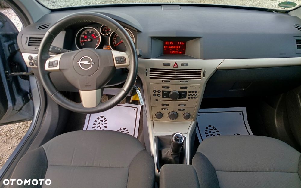 Opel Astra 1.4 Selection 110 Jahre - 12