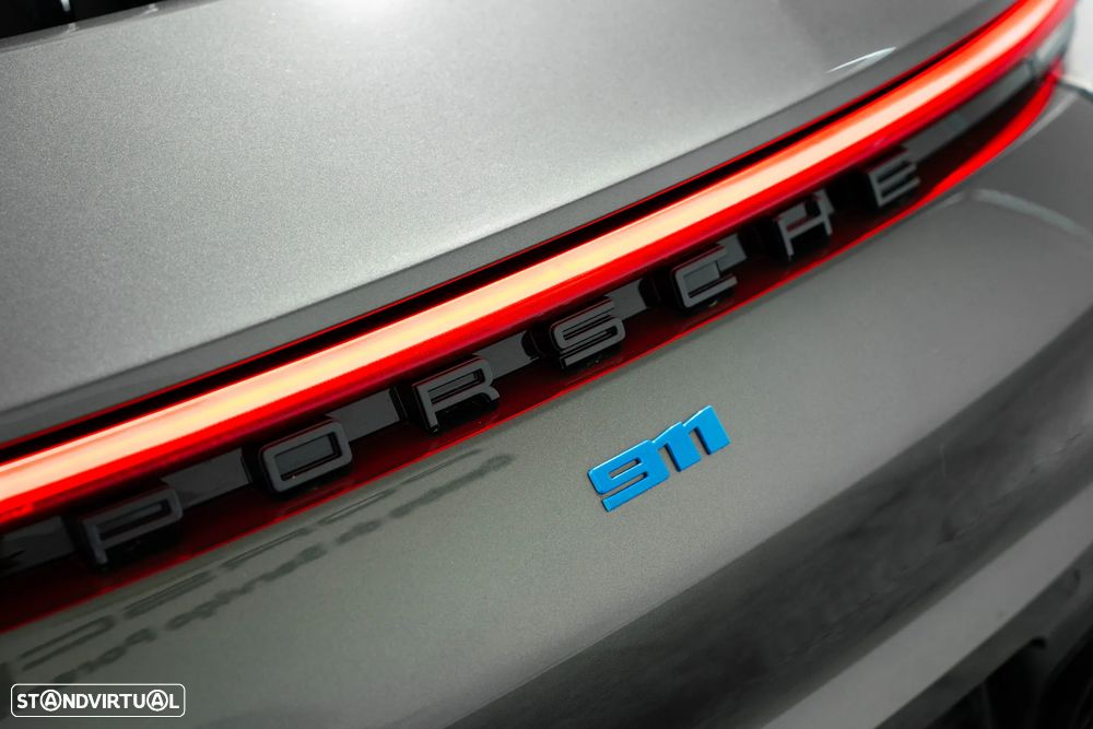 Porsche 911 (992) Carrera 4S Cabriolet PDK - 17