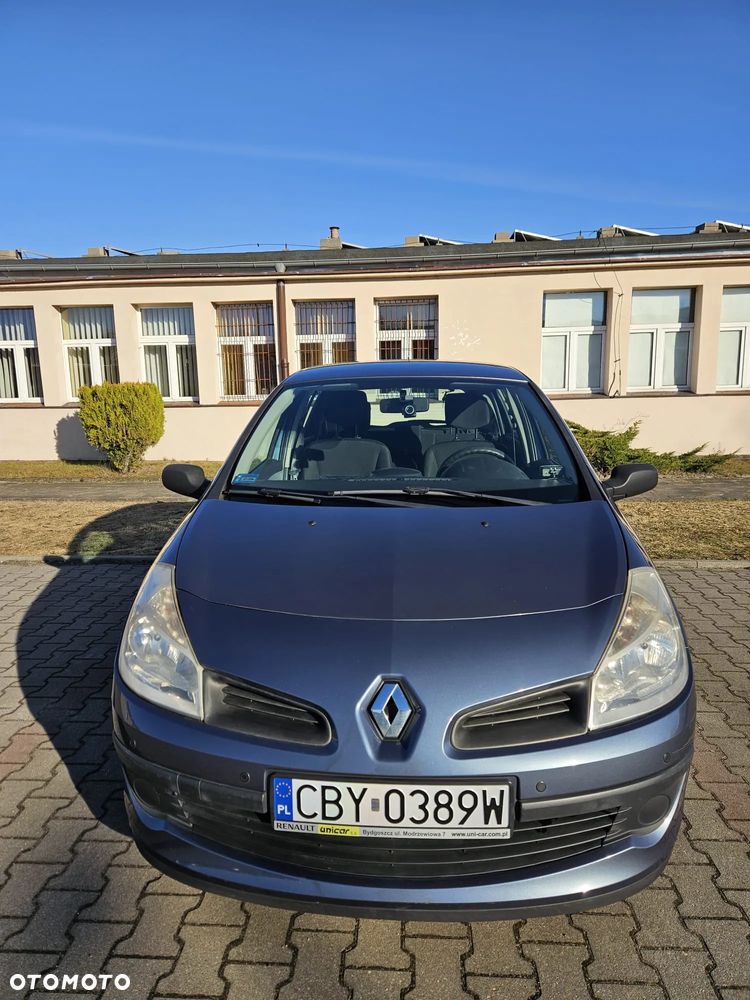 Renault Clio 1.4 16V Authentique - 4