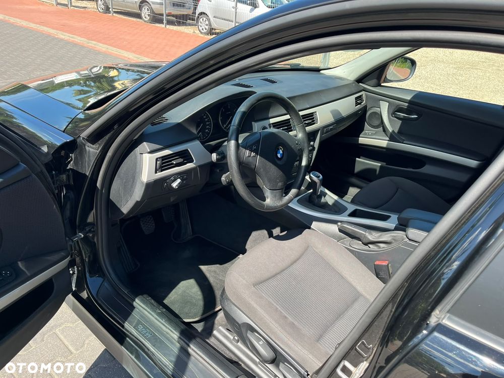 BMW Seria 3 316d - 14
