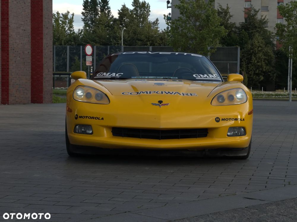 Chevrolet Corvette - 18