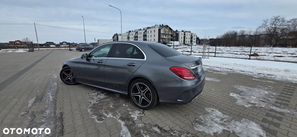Mercedes-Benz Klasa C 180 9G-TRONIC AMG Line - 19