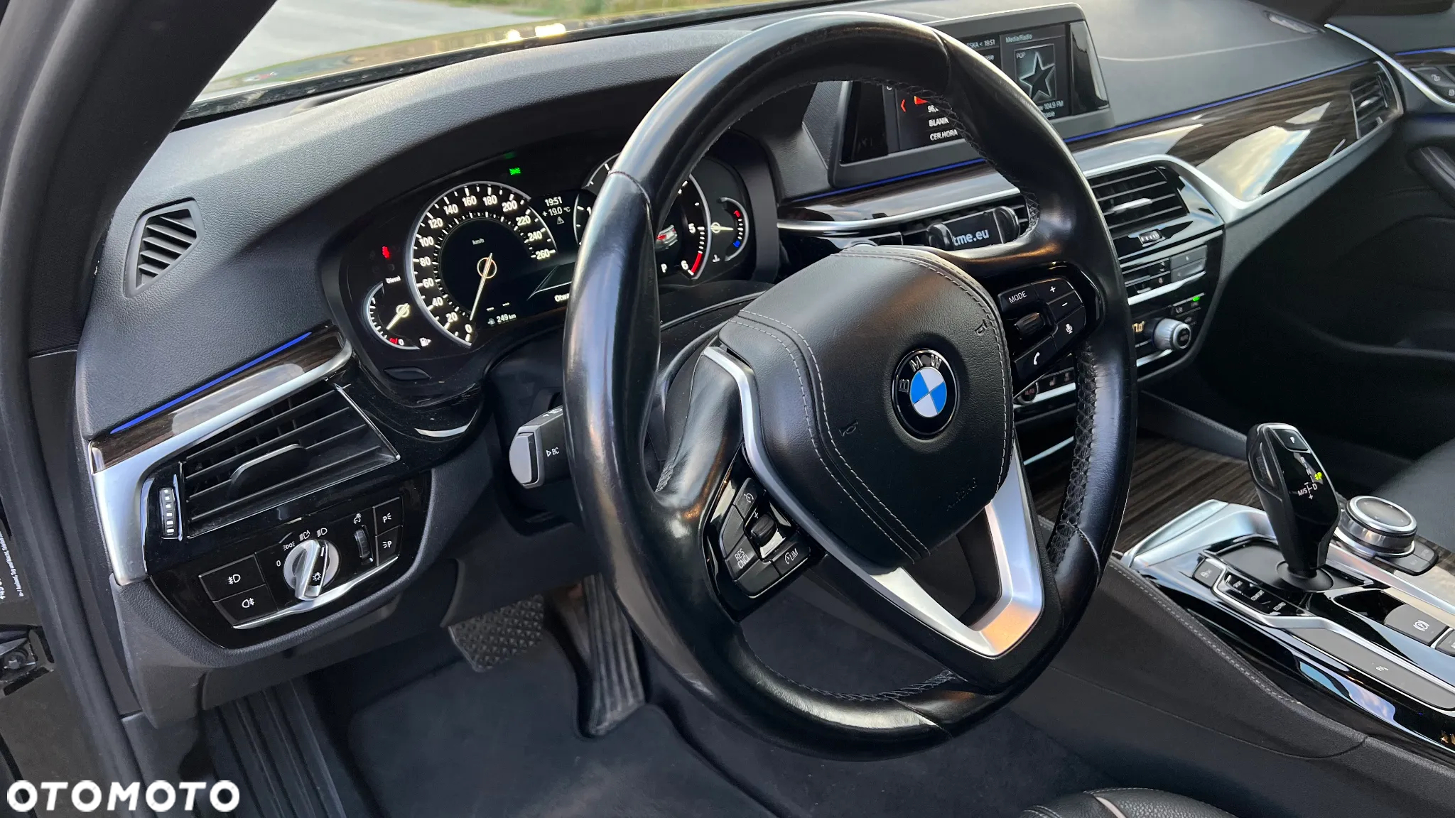 BMW Seria 5 520d Luxury Line sport - 10