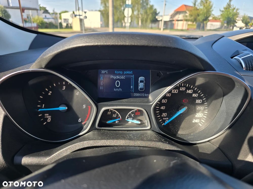 Ford Kuga 2.0 TDCi 2x4 Titanium - 24