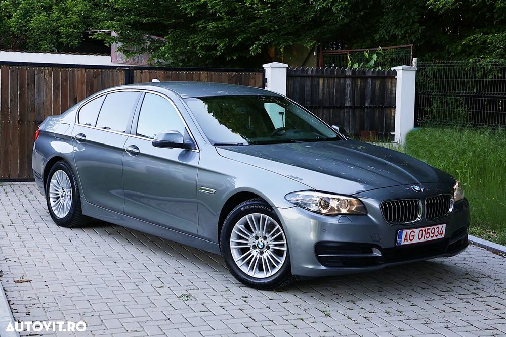 BMW Seria 5 520d Aut. Luxury Line - 2