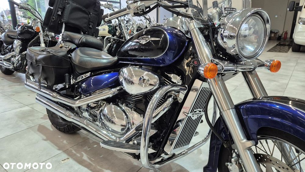 Suzuki Intruder - 11