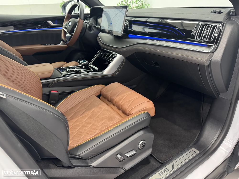 BYD Tang 86.4 kWh AWD Flagship - 18