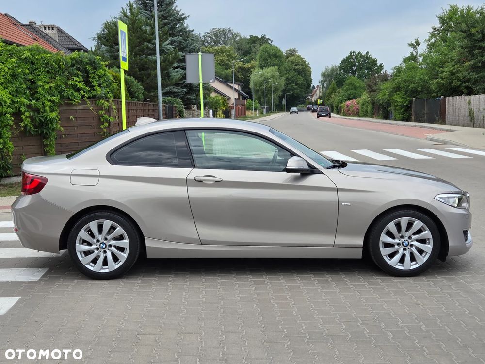 BMW Seria 2 220i Advantage - 6