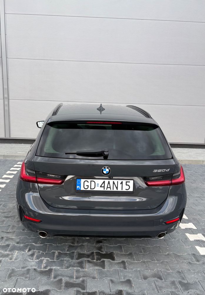 BMW Seria 3 320d Sport Line - 9