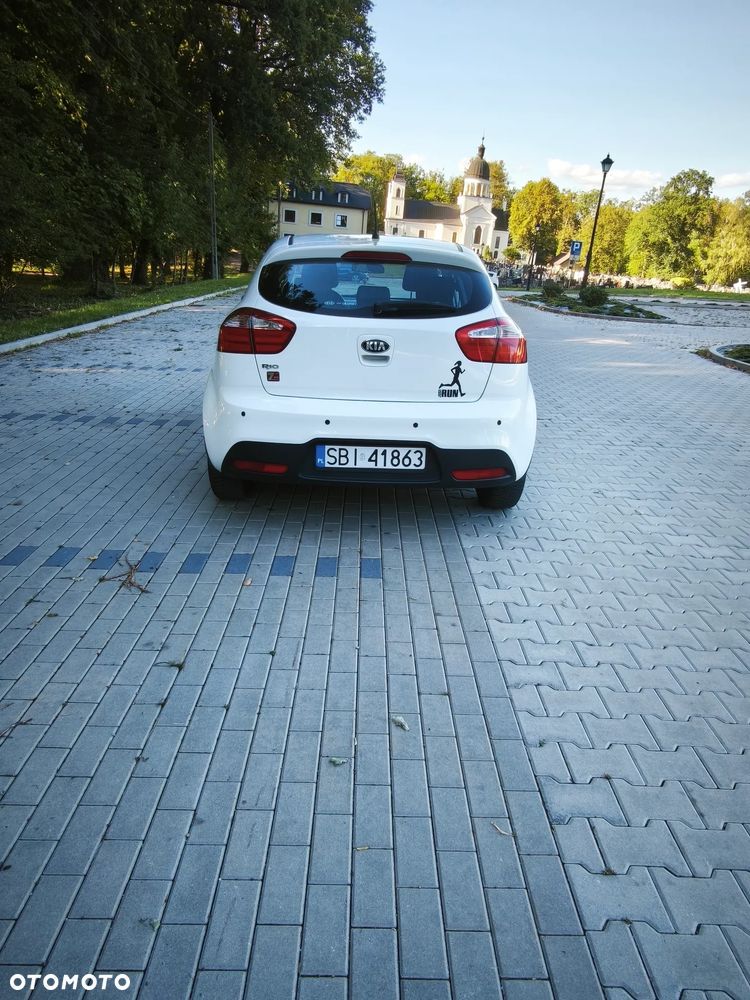 Kia Rio 1.4 L - 4