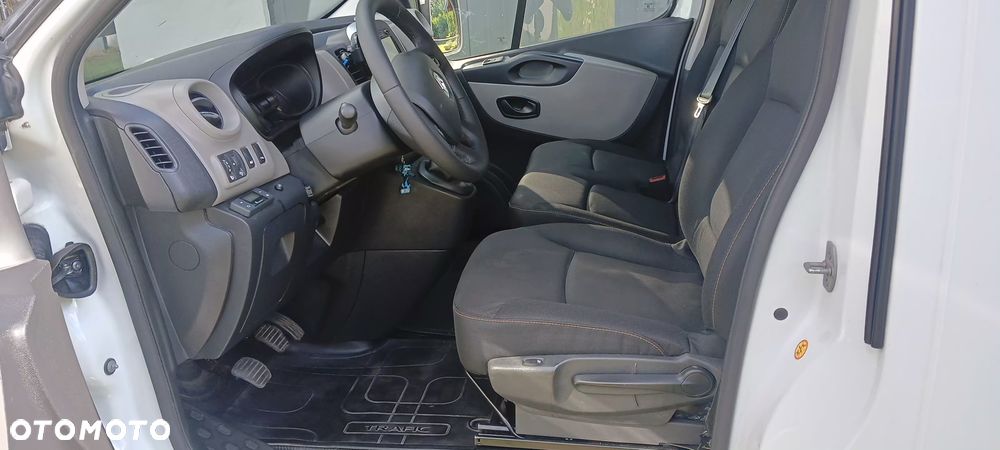 Renault trafic III - 12