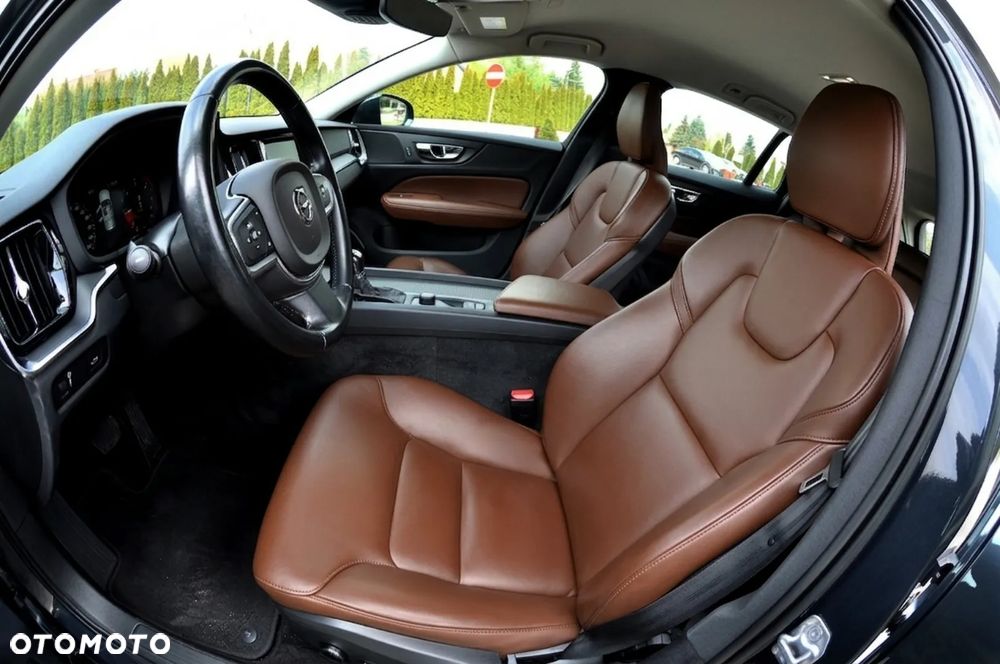 Volvo V60 D3 Momentum Pro - 17