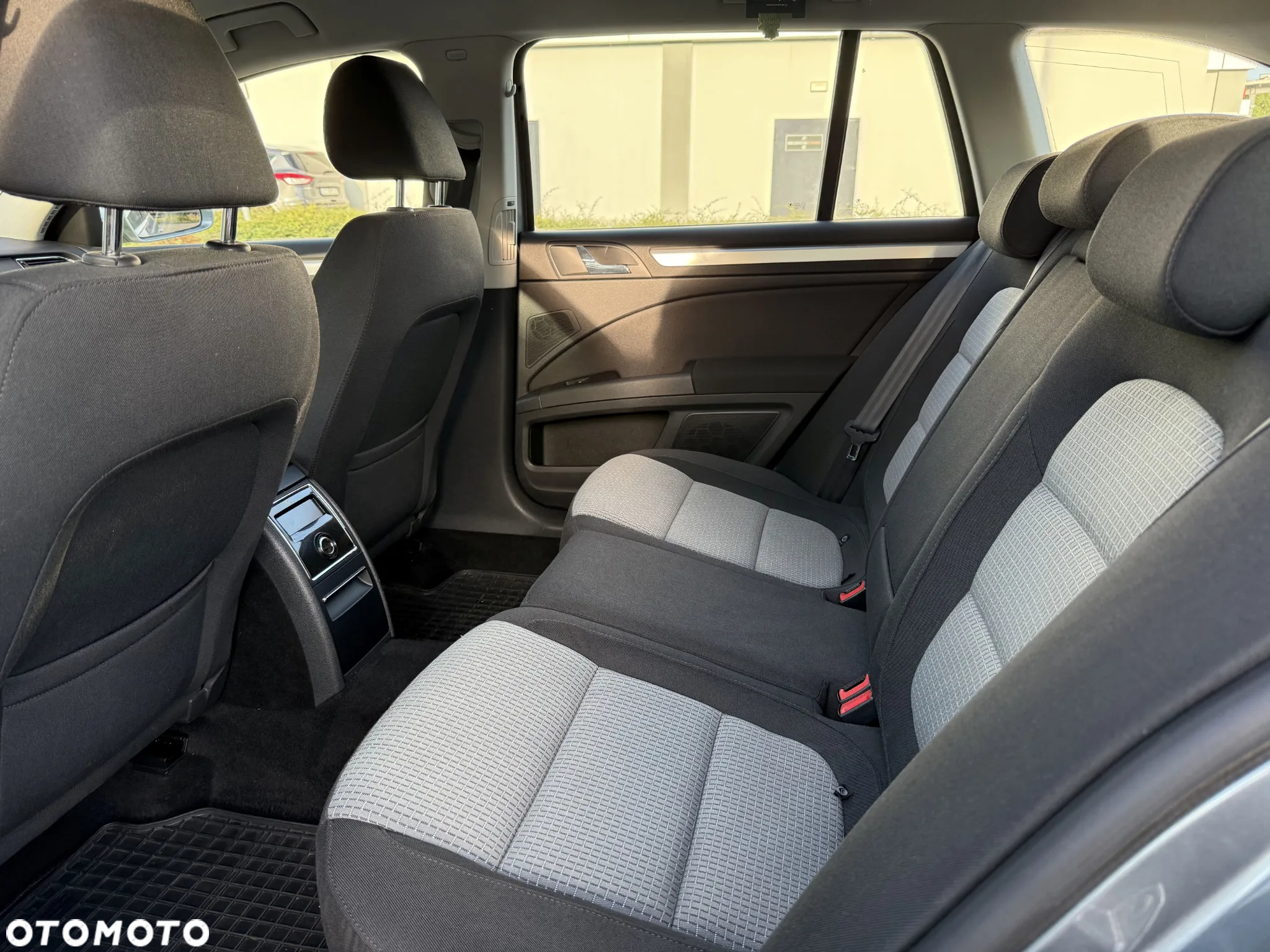 Skoda Superb 2.0 TDI Ambition DSG - 18