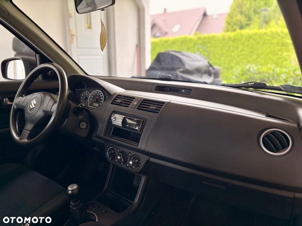 Suzuki Swift - 10