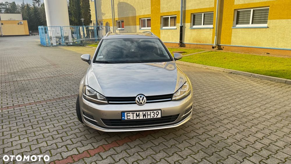 Volkswagen Golf - 1