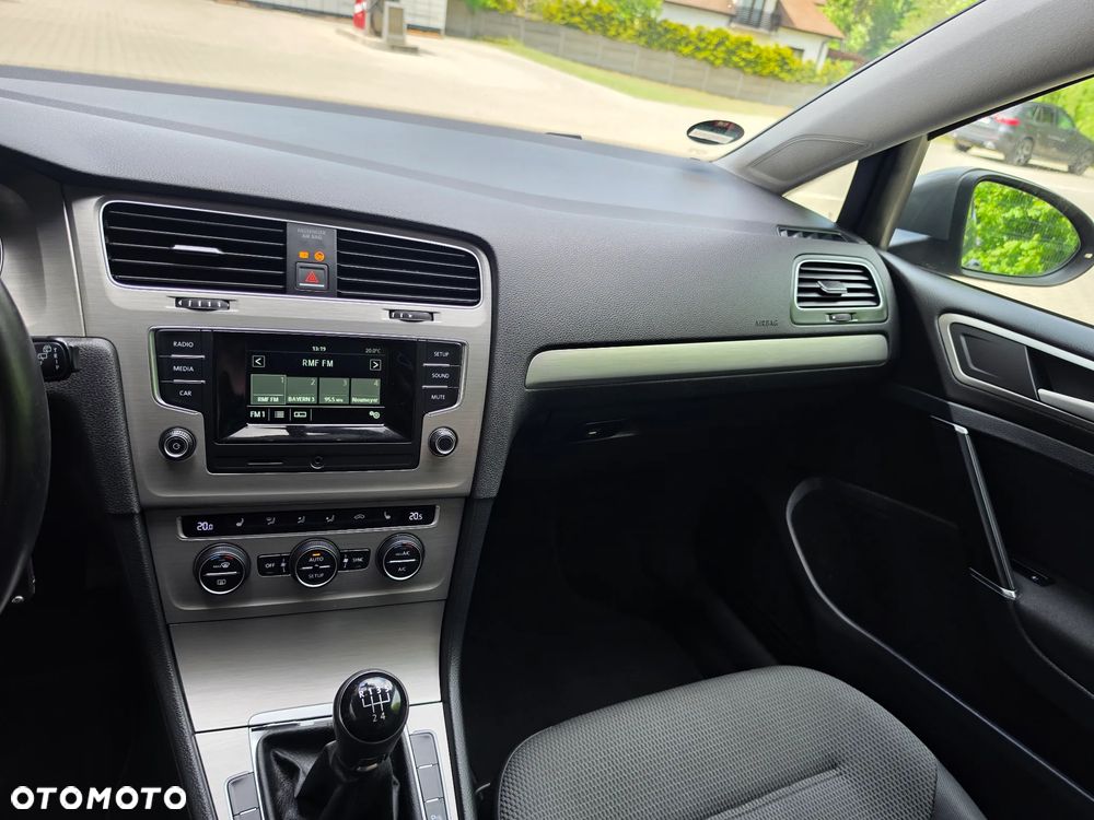 Volkswagen Golf - 19