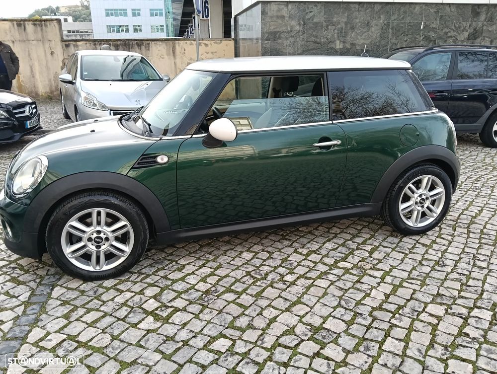 MINI 3 Portas Cooper D - 25