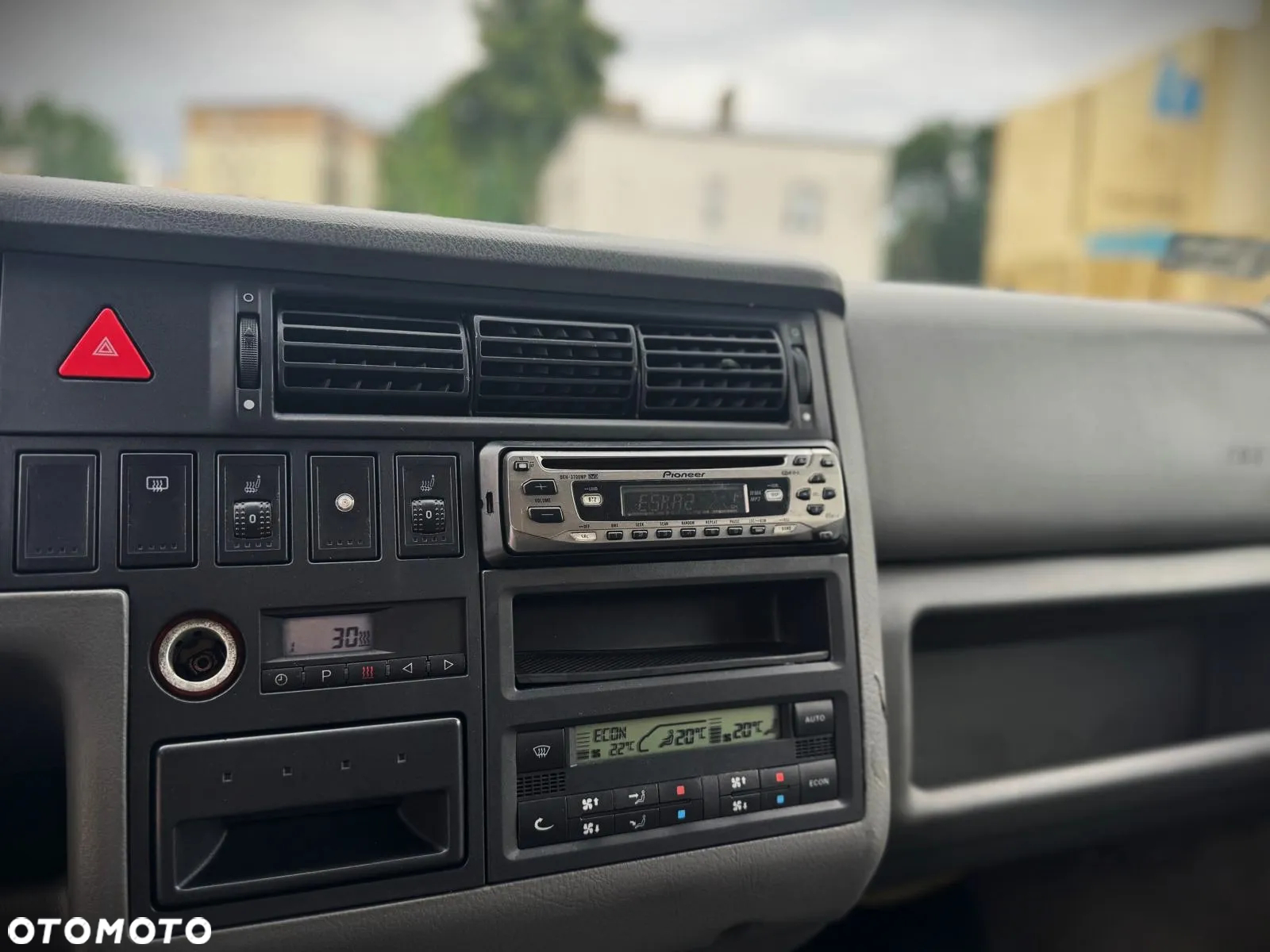 Volkswagen Transporter - 28