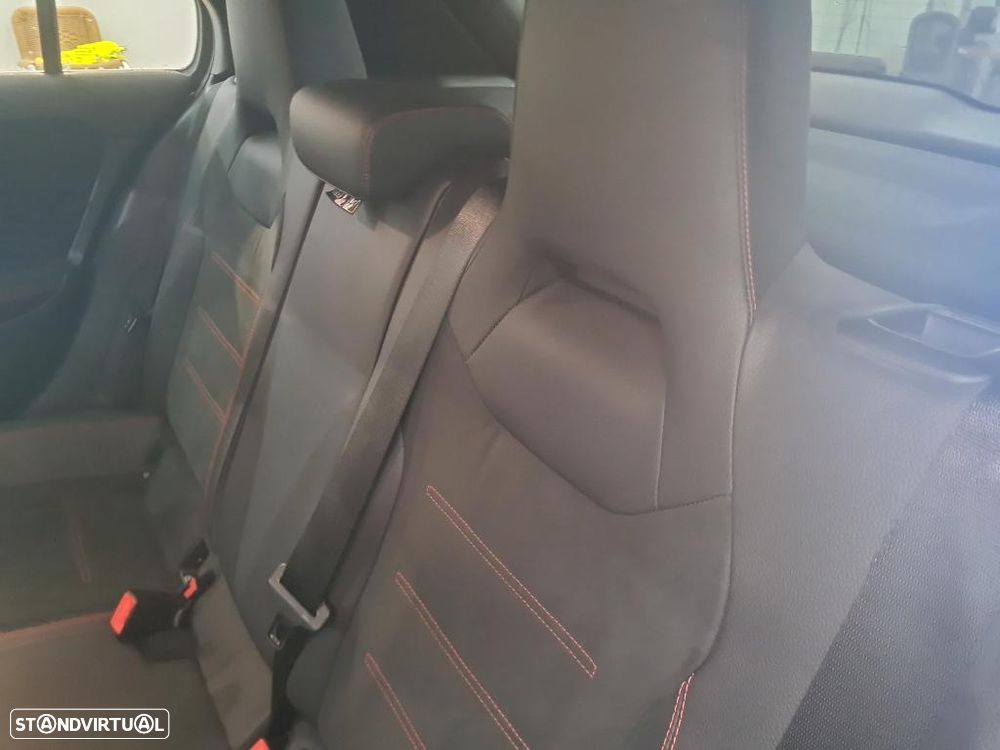 Mercedes-Benz A 250 e AMG Line - 5