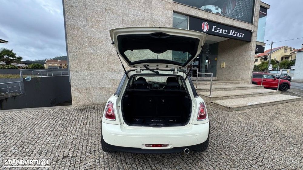 MINI 3 Portas Cooper D - 10