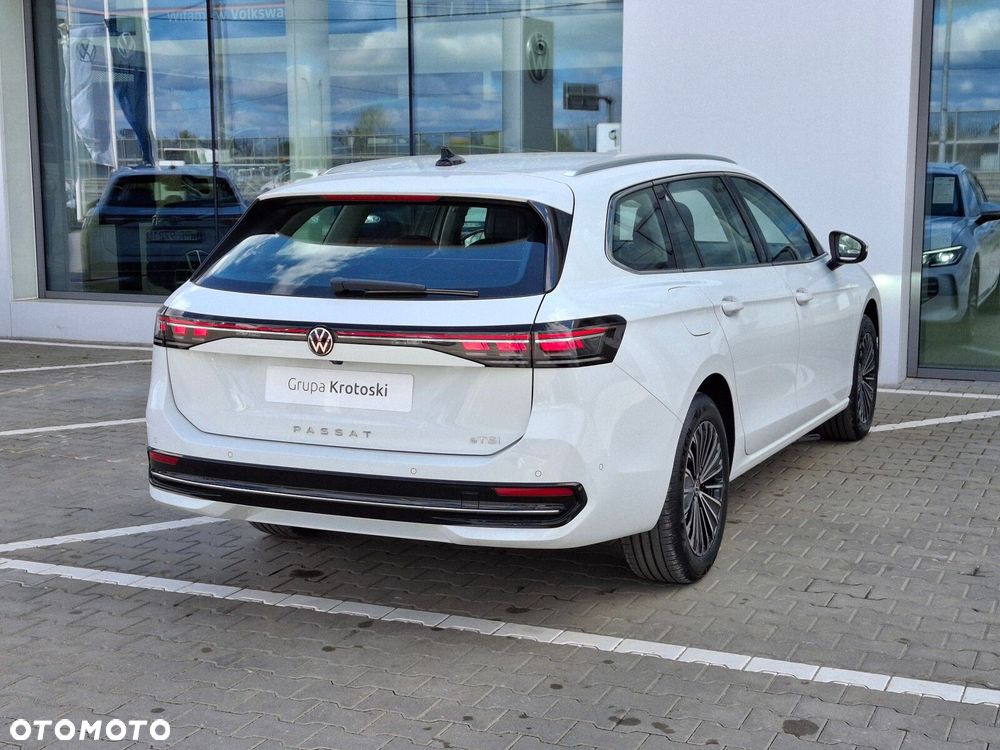 Volkswagen Passat Variant 1.5 TSI EVO Elegance DSG - 8