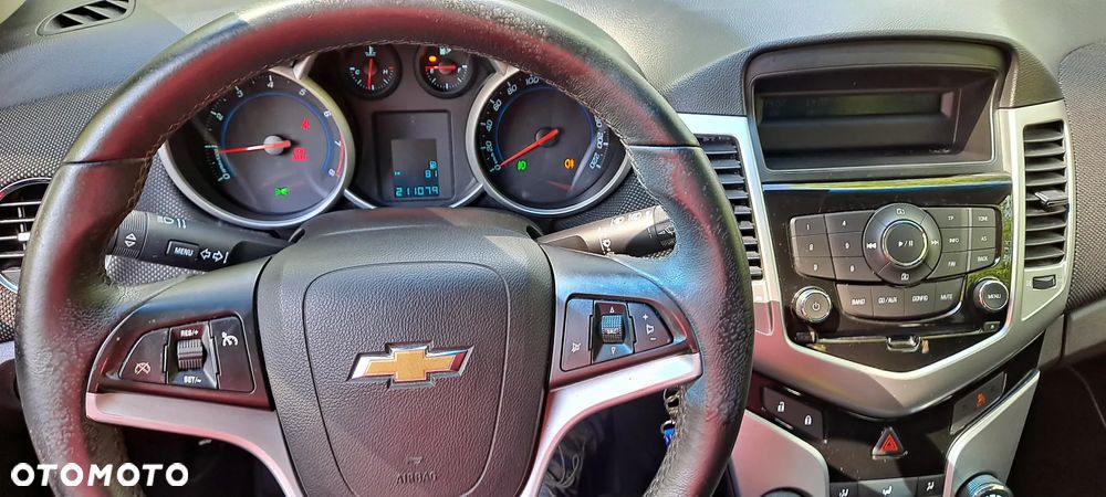 Chevrolet Cruze 1.6 LS+ - 5
