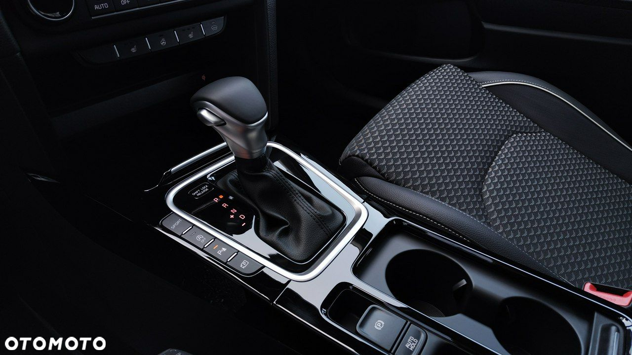 Kia Ceed - 12
