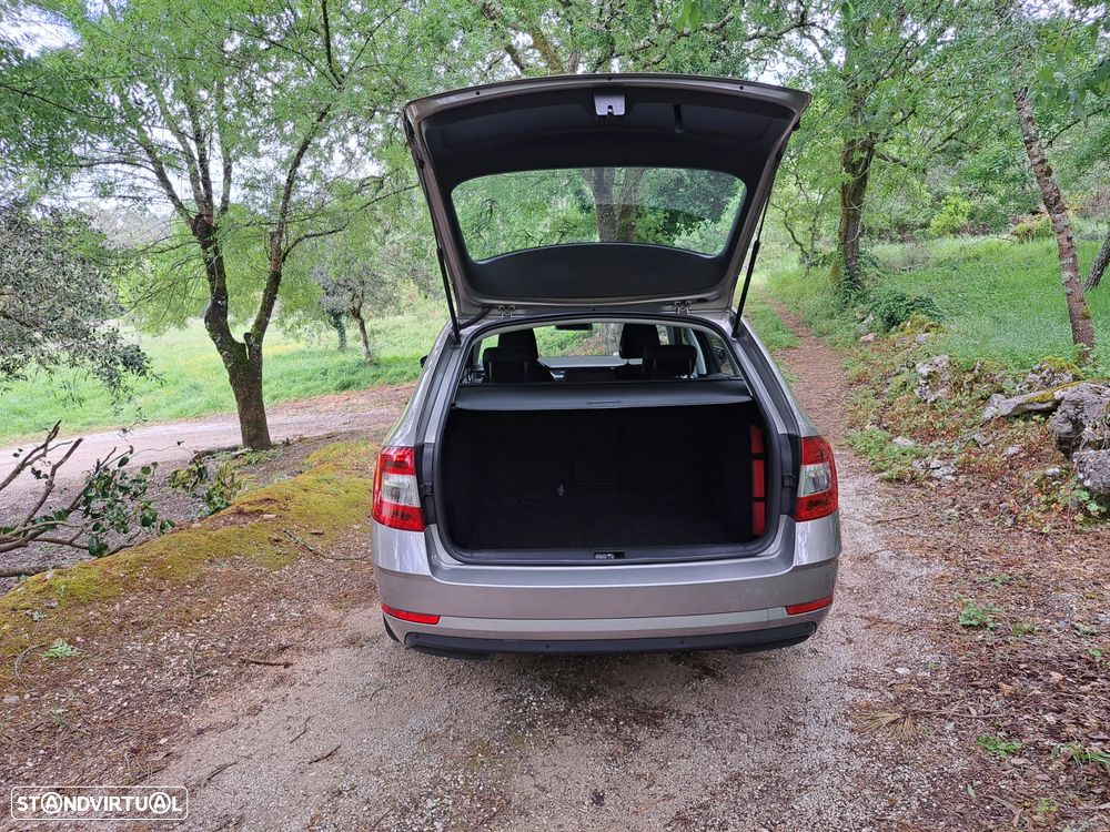 Skoda Octavia Break 1.6 TDi Ambition - 28